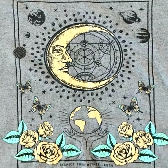 Social Culture | Celestial Druid Boho Gray Short Sleeve Cropped T  | Size XS - Picture 3 of 10